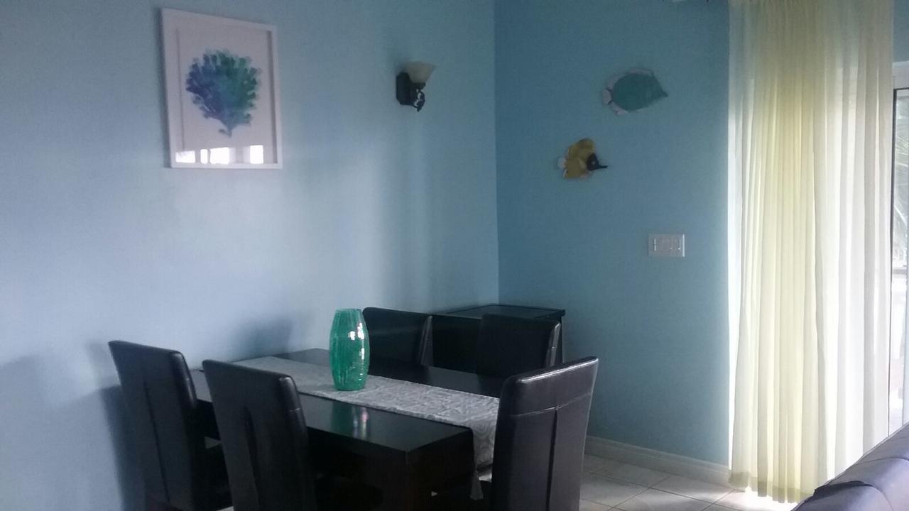 Queen Angel Resort Apartment Providenciales Luaran gambar